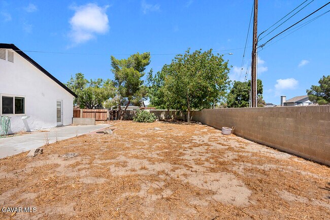 Building Photo - 44556 Fenhold St