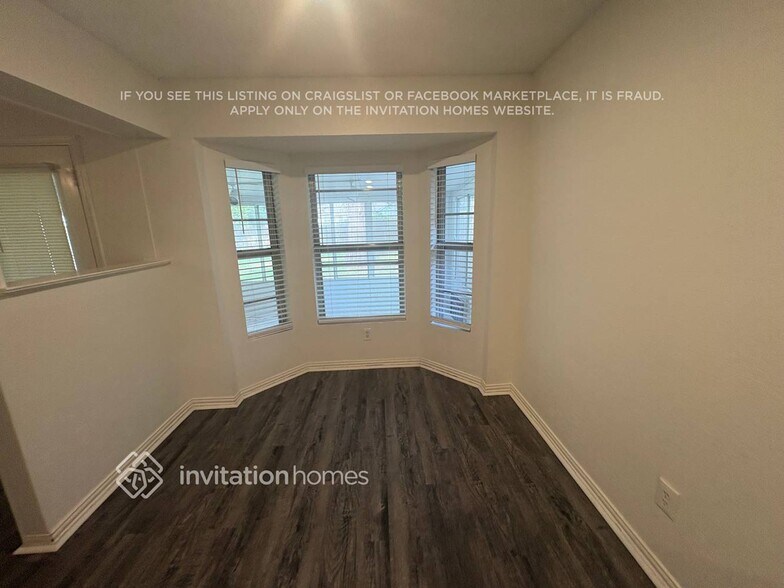 Building Photo - 5205 Hideaway Ct