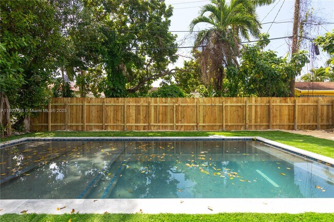 Building Photo - 2360 SW 12th St