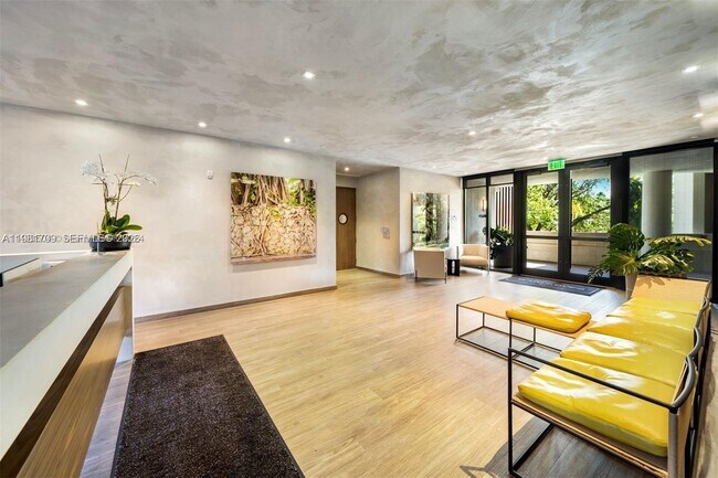 Building Photo - 3581 E Glencoe St