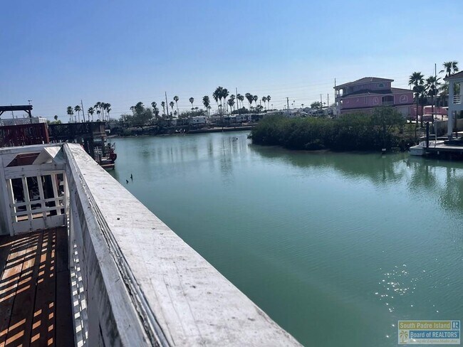 Building Photo - 921 Bass Ave