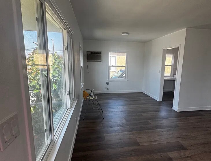 Building Photo - 4350 Filhurst Ave