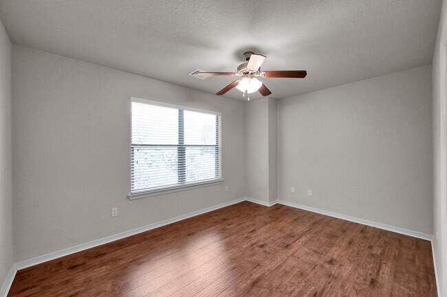 Building Photo - 130 April Cove