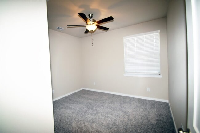 Building Photo - 9442 Starlight Oak Dr