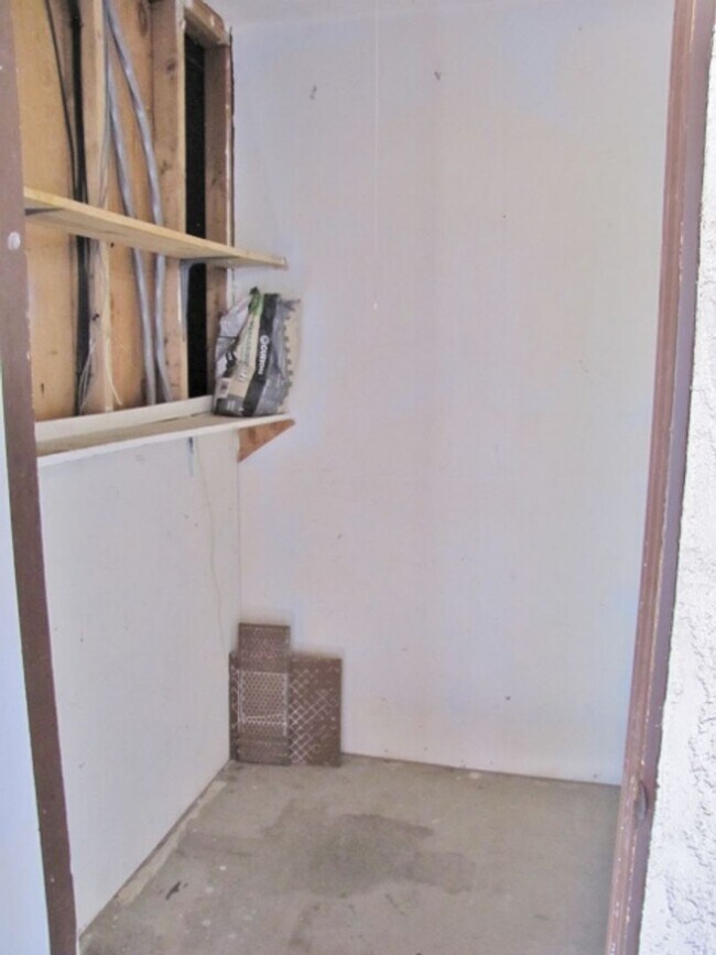 Building Photo - 1191 Paseo San Luis