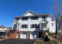 Building Photo - 61 Adelphi Ave