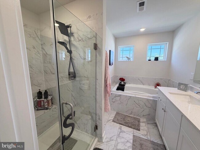 Building Photo - 2835 Bridgewater Dr