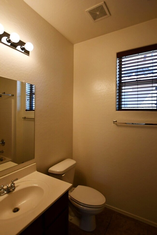 Building Photo - 4 Bed 2.5 Bath in Power Ranch! Hurry on this one, Corner lot!