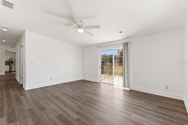 Building Photo - 486 Lindsey Dr