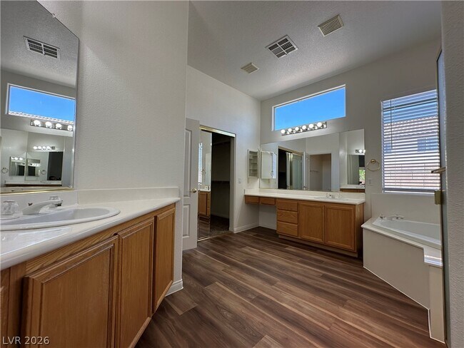 Building Photo - 3008 Teal Beach Ct