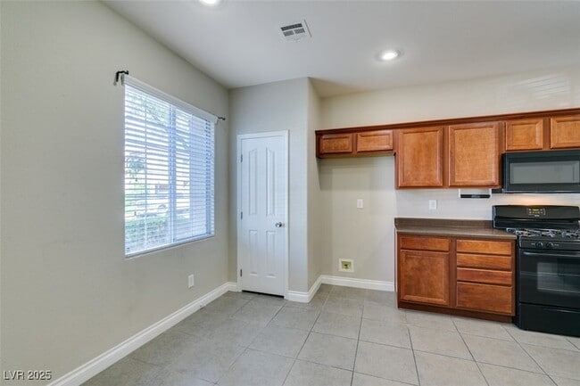 Building Photo - 169 Almond Ridge Pl