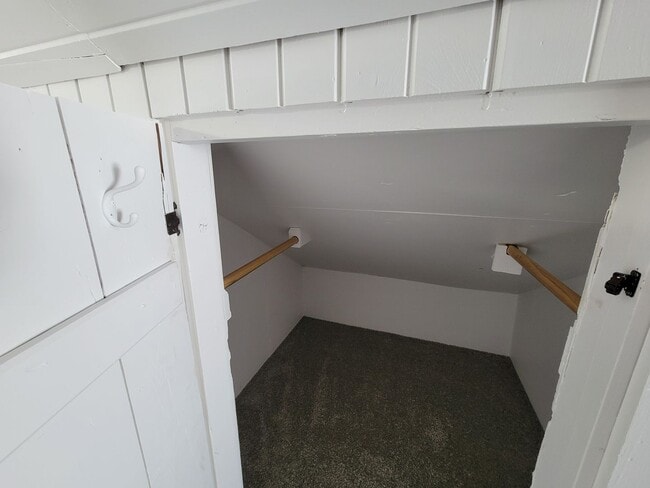 Building Photo - 3 Bed 2 Bath House