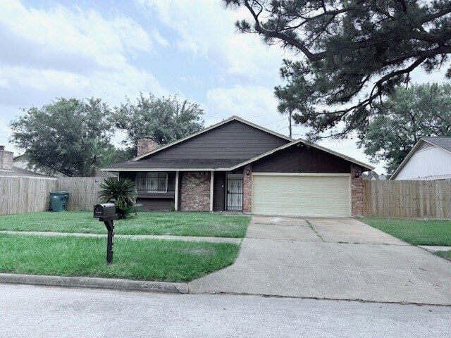 Primary Photo - 5711 Longforest Dr