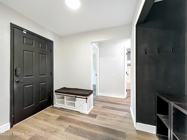 Building Photo - 1342 Richwood Cir