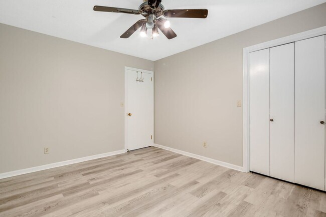 Building Photo - 102 Arbor Ln