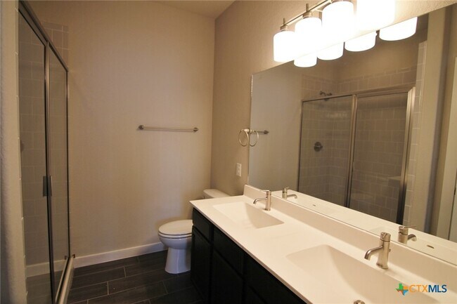 Building Photo - 502 Creekside Frst