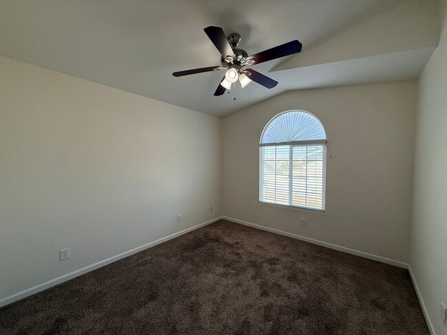 Building Photo - Centrally Located Large Two Story Home on ...
