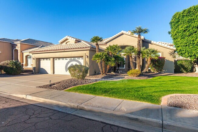 Building Photo - 2738 E Silverwood Dr