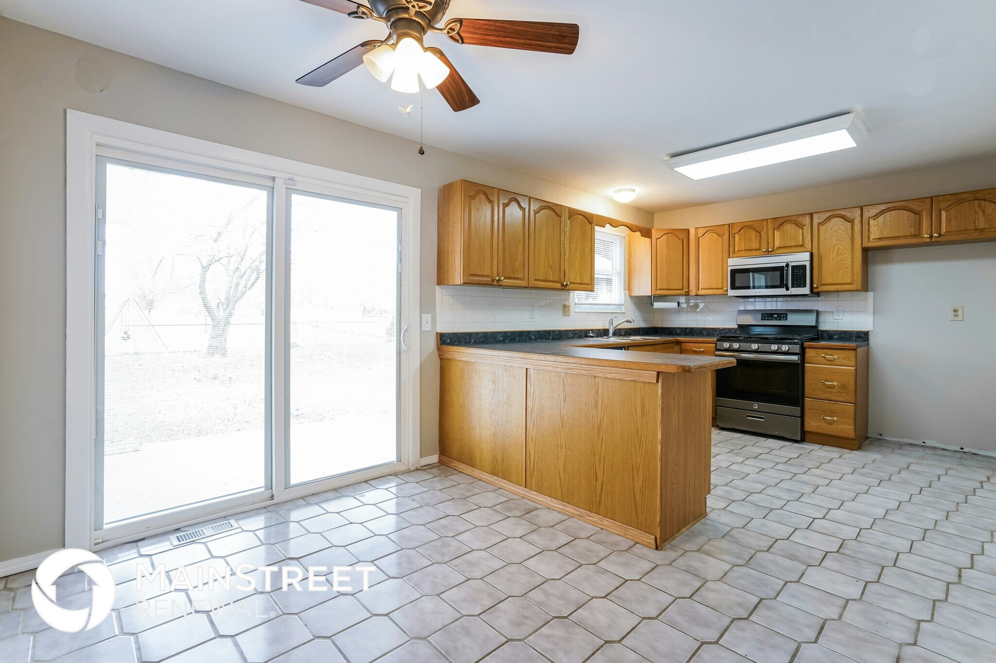 Building Photo - 2825 Dividend Park Dr