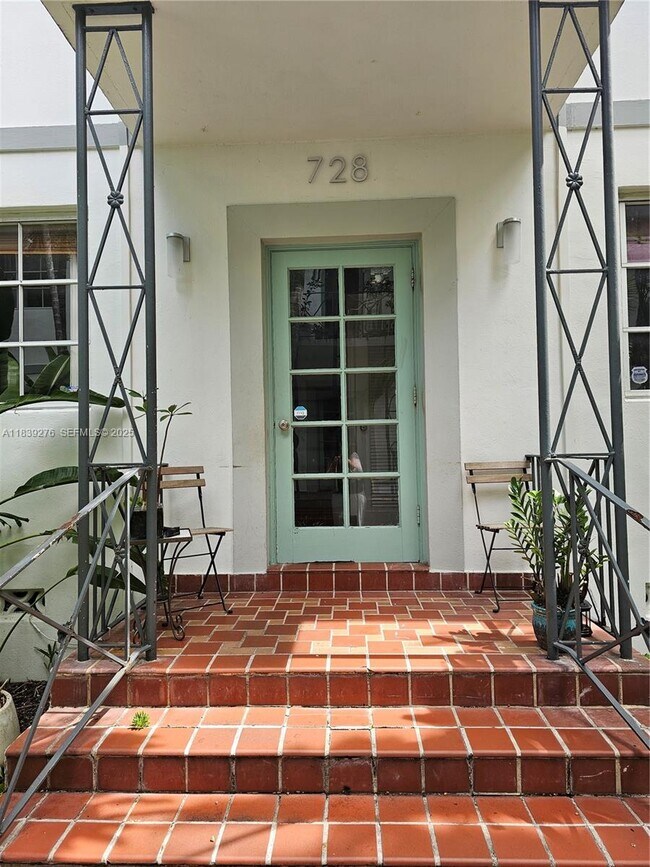 Building Photo - 728 Lenox Ave.