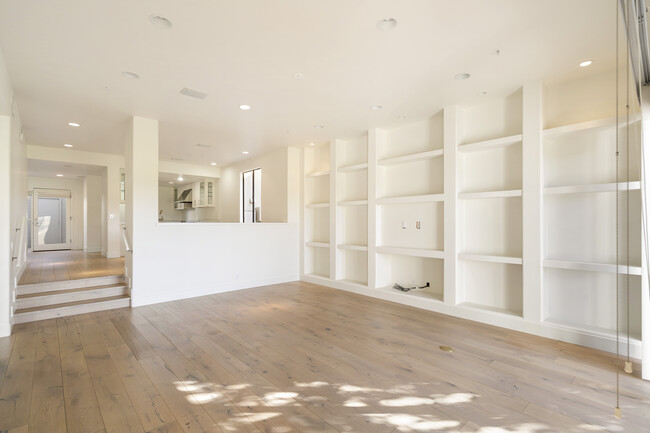 Building Photo - 7700 E Gainey Ranch Rd