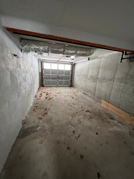 Building Photo - 36 Hill Rd