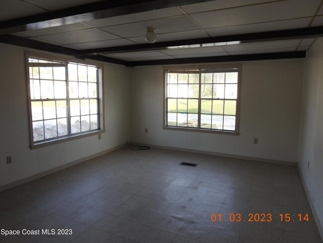 Building Photo - 484 Bridgeport Ave NW