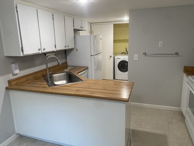 Building Photo - 2539 Blue Rock Ct