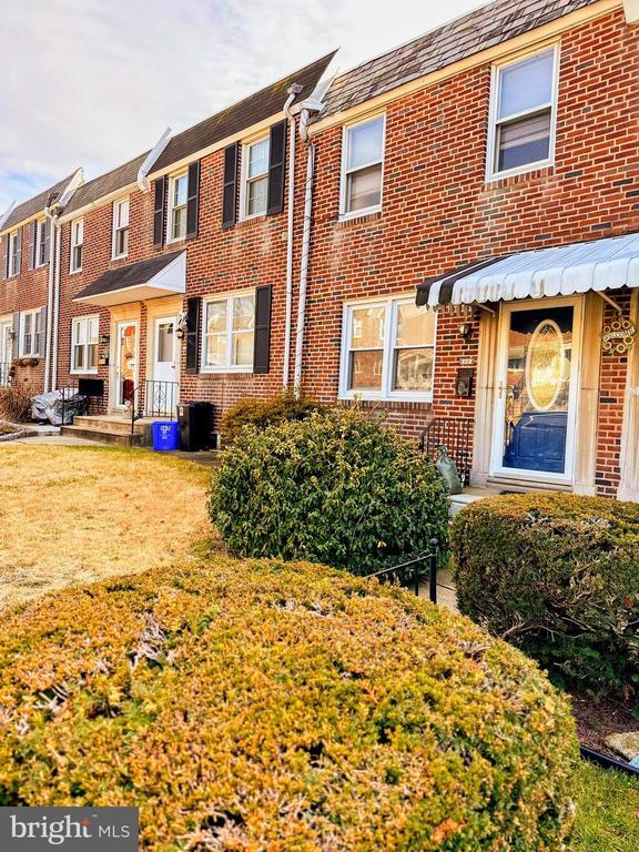 Primary Photo - 158 Osborn St