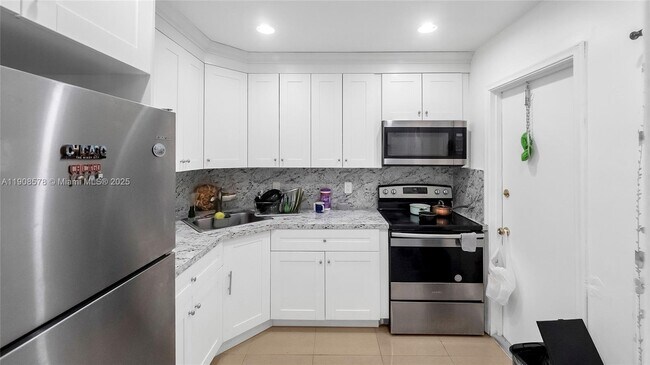 Building Photo - 4200 NW 3rd Ct