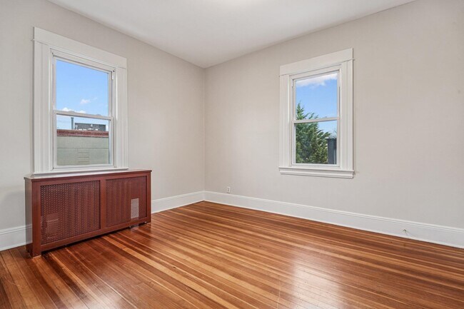 Building Photo - 1154 Anderson Ave