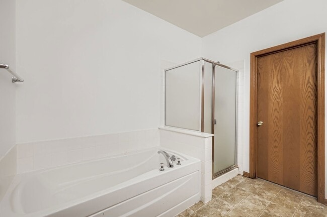 Building Photo - 4579 Half Moon Dr