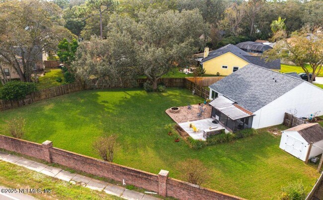 Building Photo - 14218 Hampton Falls Dr N