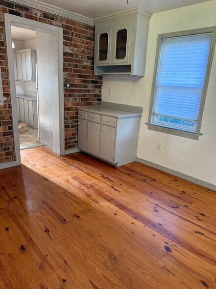 Building Photo - 1507 Westshire Ln