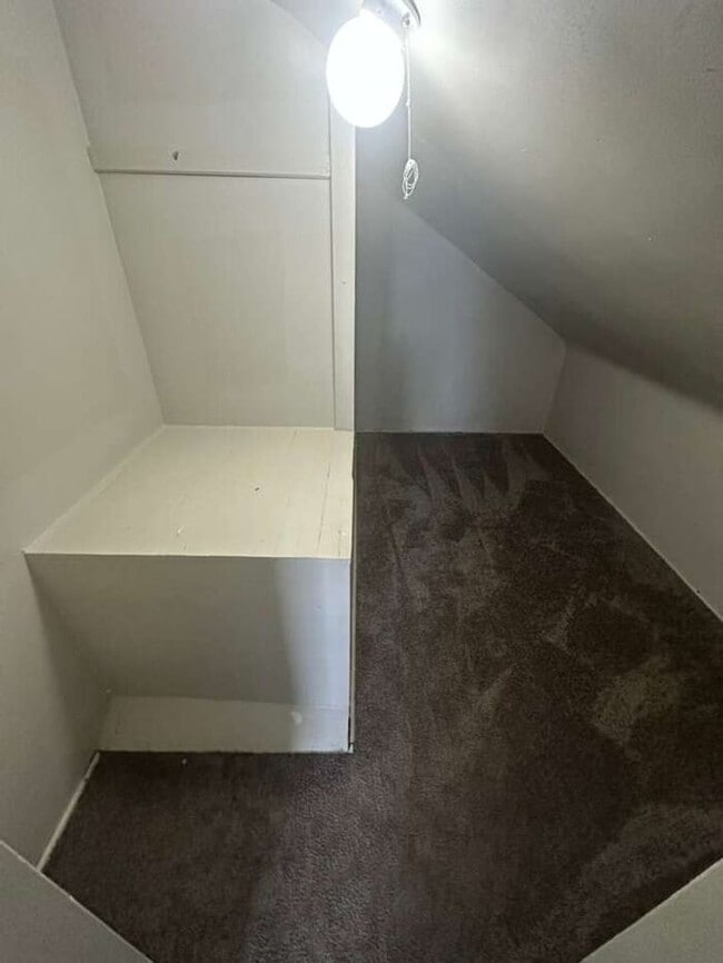 Building Photo - a charming Detroit rental home - section 8 and other HCV programs available