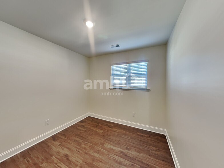 Building Photo - 7318 Garrett Ct