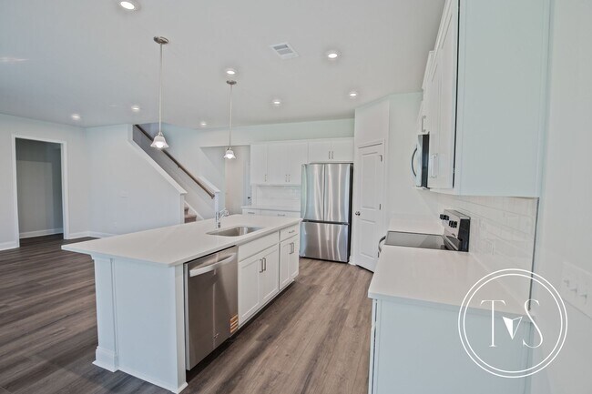 Building Photo - 332 MONTEREY Lp