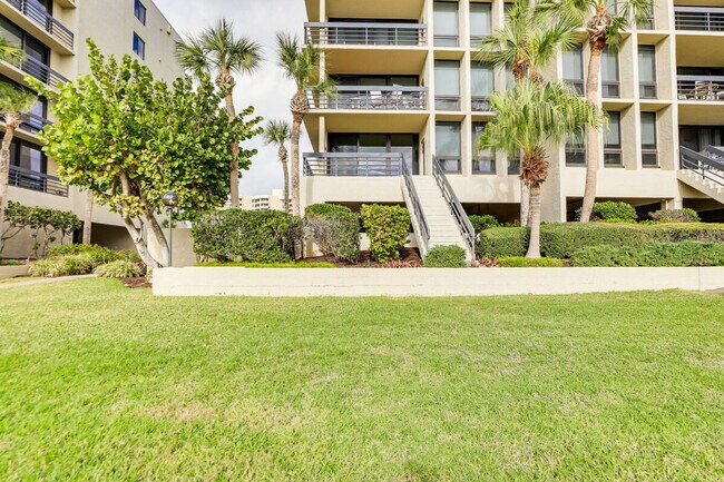 Building Photo - 1109 Gulf of Mexico Dr