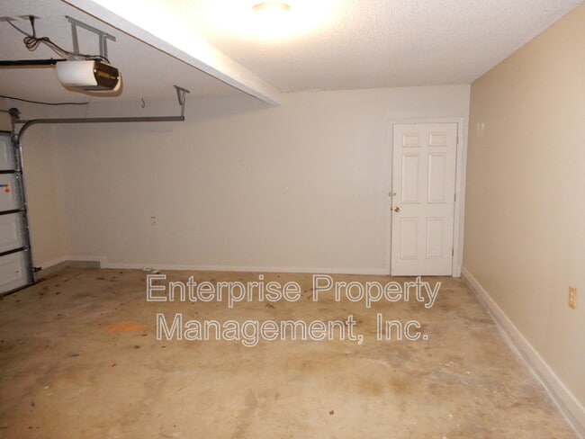 Building Photo - 4525 Hickory Creek Dr