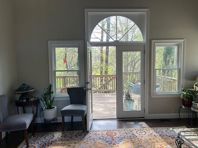 Building Photo - 2368 Battle Forest Dr SW