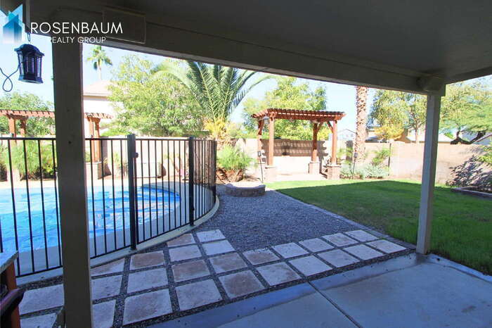 Building Photo - 1250 S Palm St