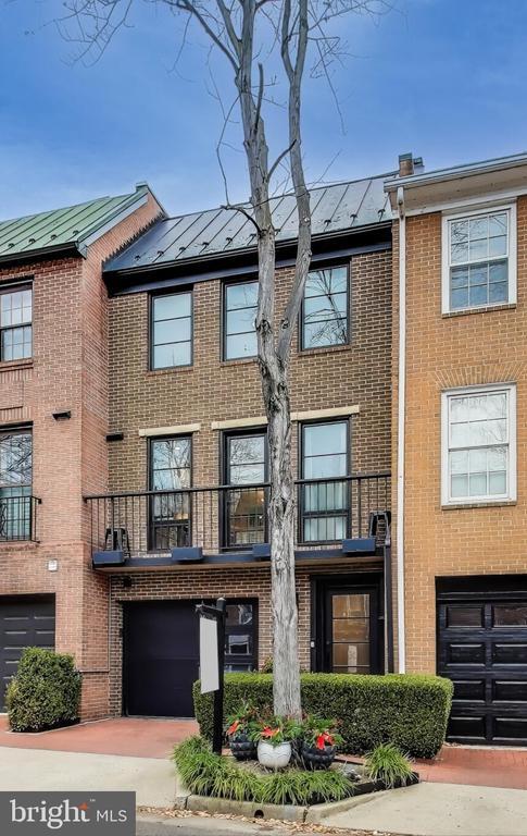 Building Photo - 117 Quay St