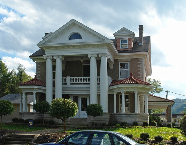 Building Photo - 1605 Virginia St E