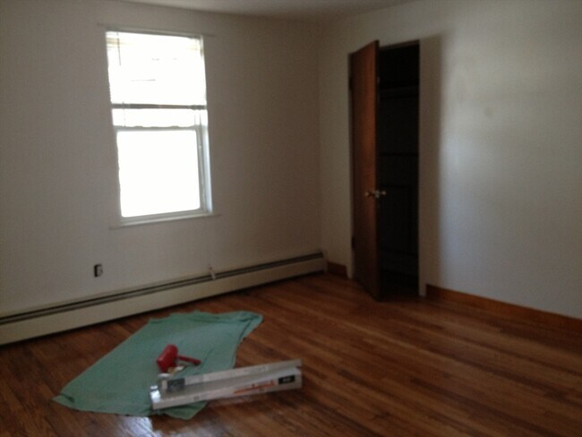 Building Photo - 9 Hall St