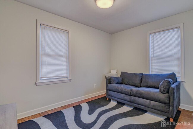 Building Photo - 186 Prigmore St