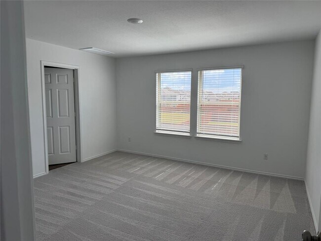 Building Photo - 252 Redonda Dr