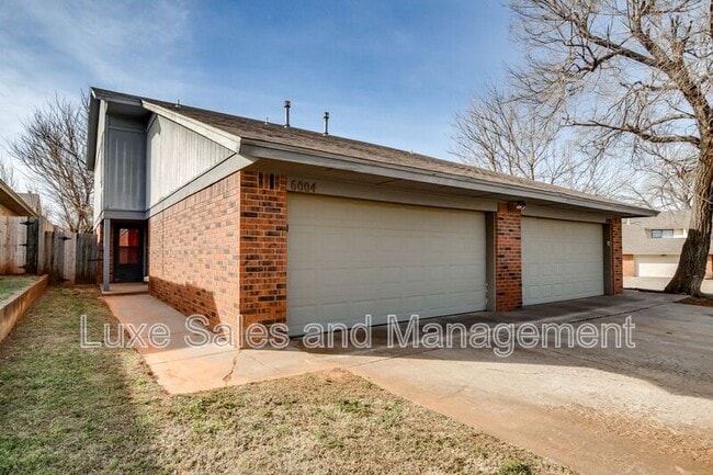 Building Photo - 6004 Paramount Dr