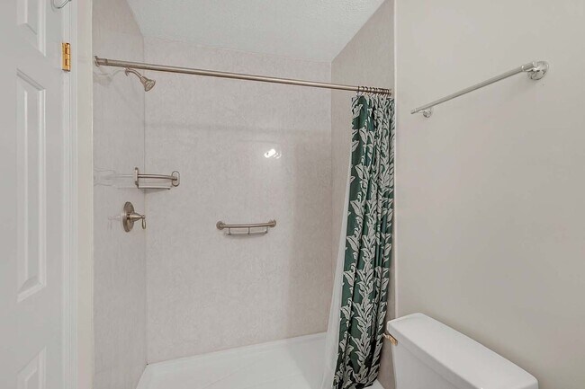 Building Photo - Call Sabrina Thomas Office at 757-767-0767...