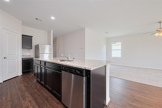 Building Photo - 1025 Banyon Tree Ln