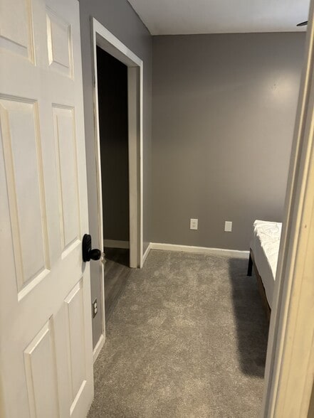 Building Photo - 559 Woodlawn Ave NW